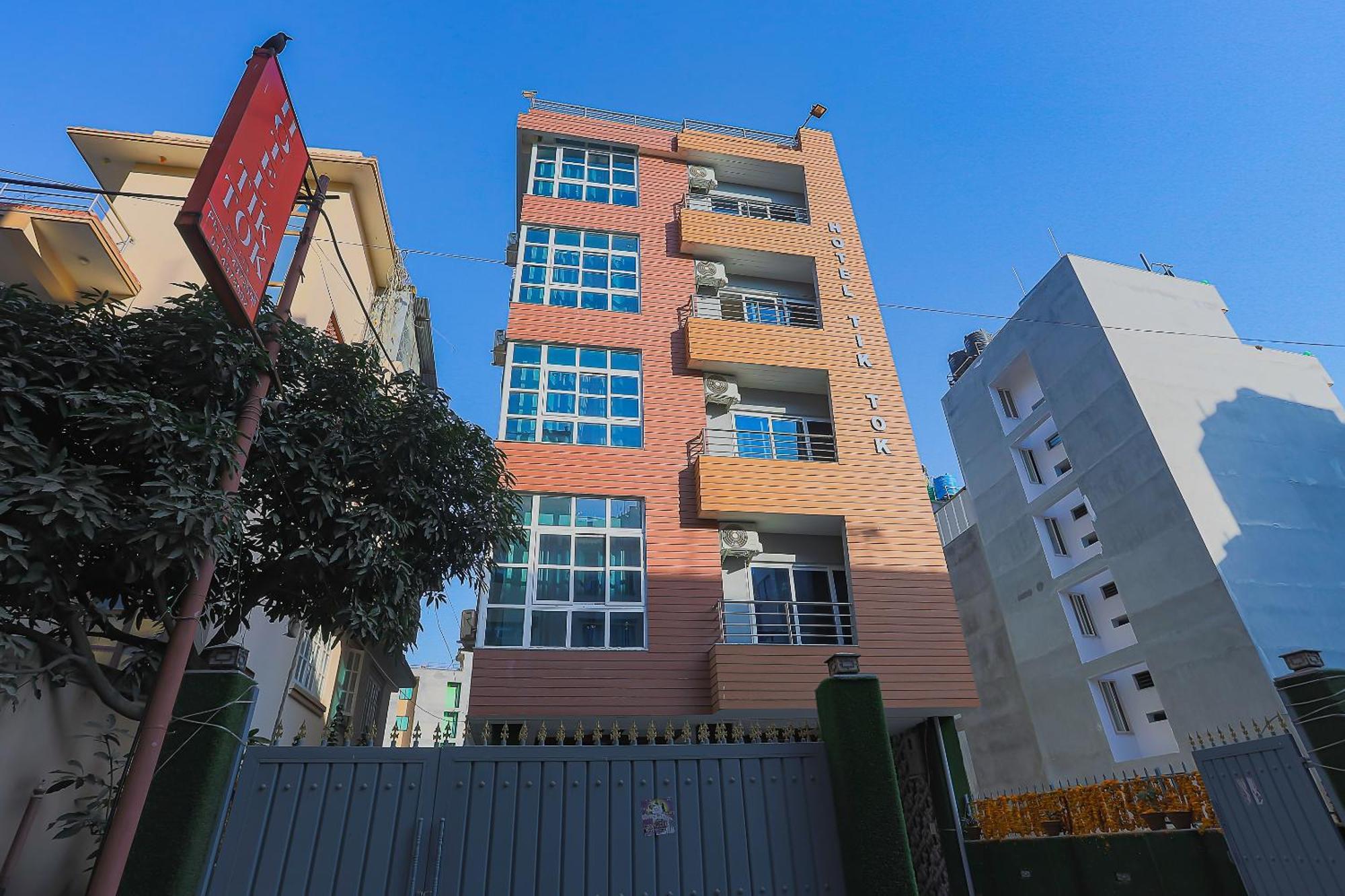 Oyo 799 Hotel Tik Tok Pvt Ltd. Katmandú Exterior foto