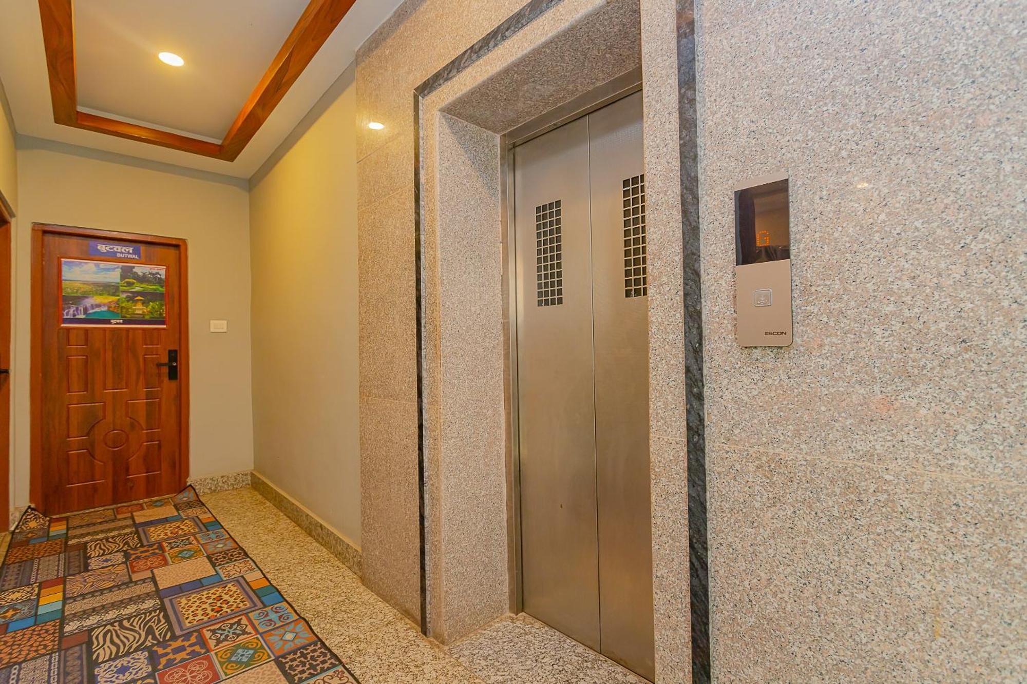 Oyo 799 Hotel Tik Tok Pvt Ltd. Katmandú Exterior foto