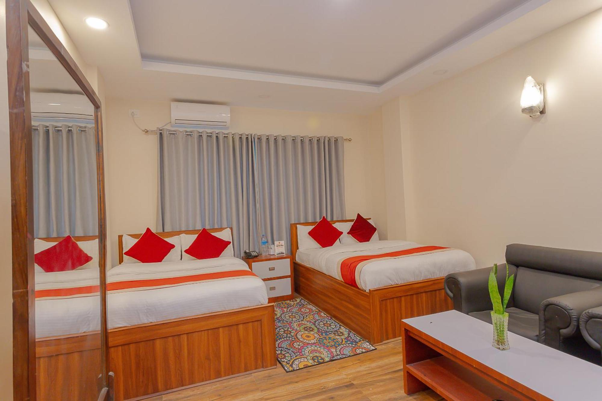 Oyo 799 Hotel Tik Tok Pvt Ltd. Katmandú Exterior foto