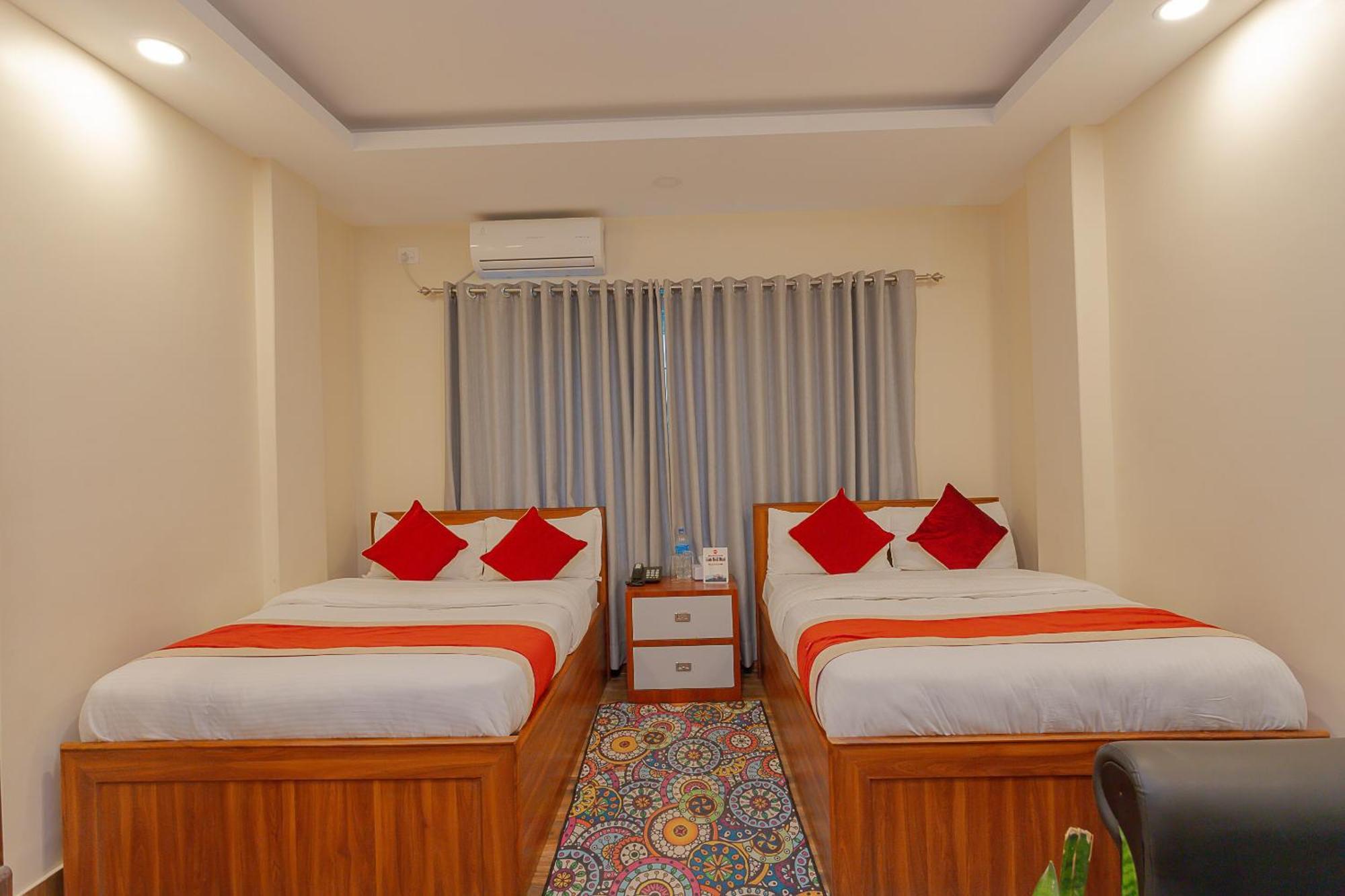 Oyo 799 Hotel Tik Tok Pvt Ltd. Katmandú Exterior foto